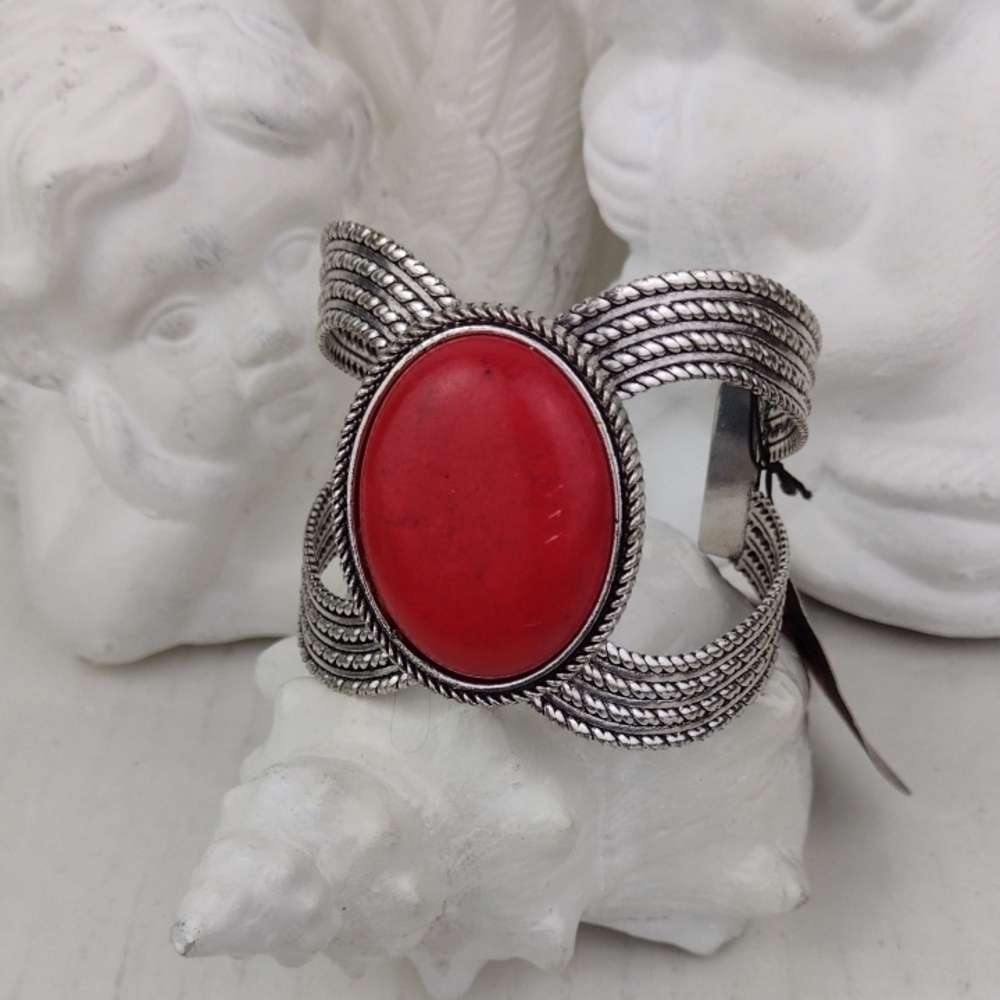 Crafted Silver-Tone Cuff Bracelet with Red Feathered Oval Stone